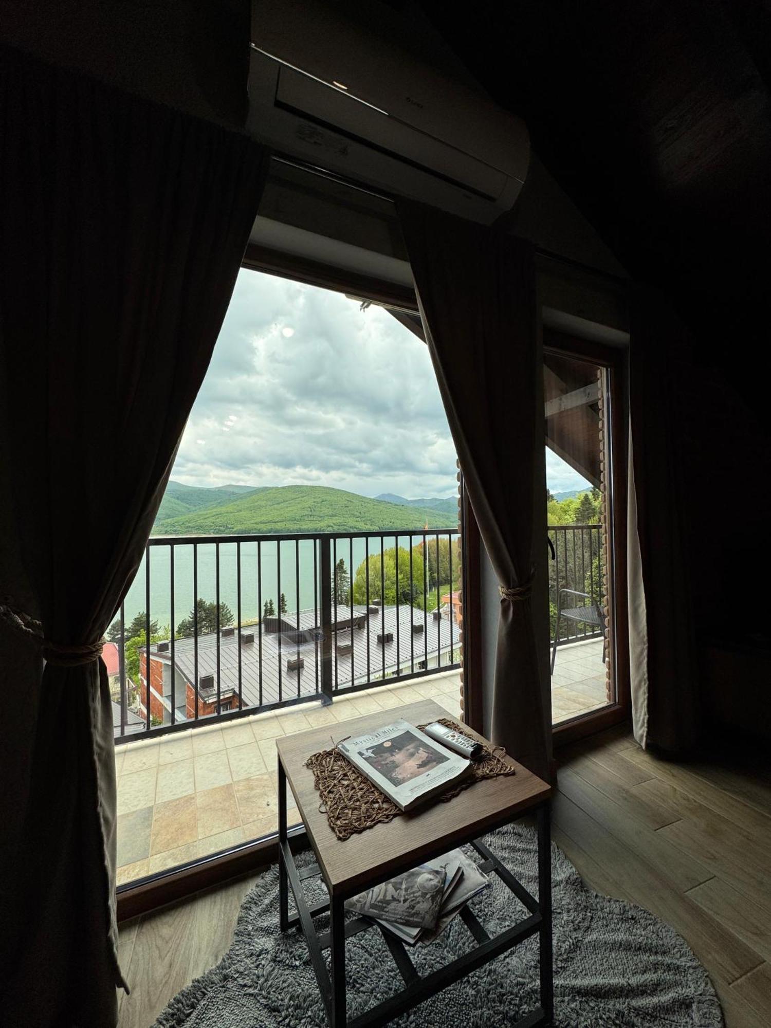 Villa Nur - Lake View Apartaments Mavrovi Anovi Екстер'єр фото