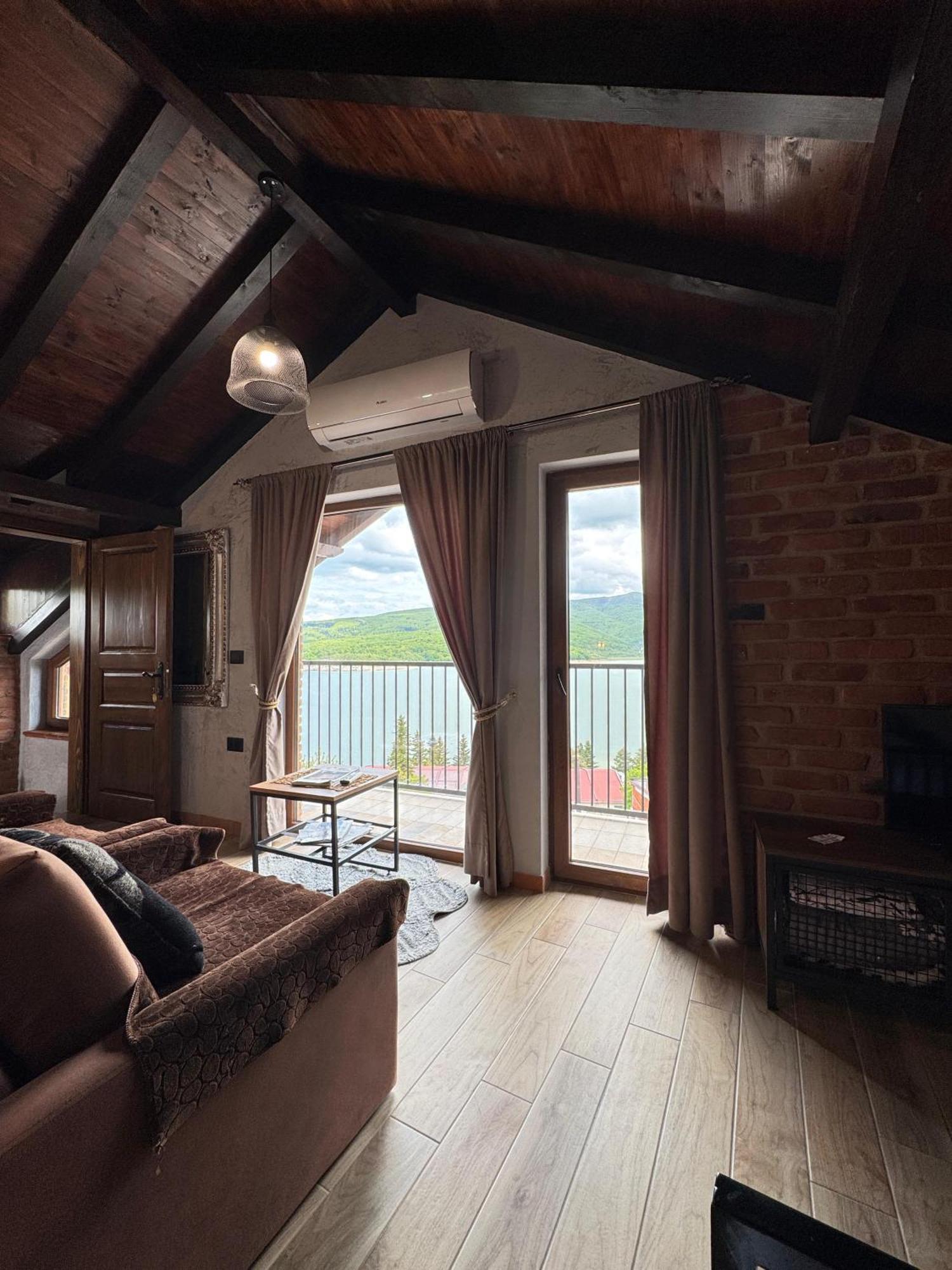 Villa Nur - Lake View Apartaments Mavrovi Anovi Екстер'єр фото