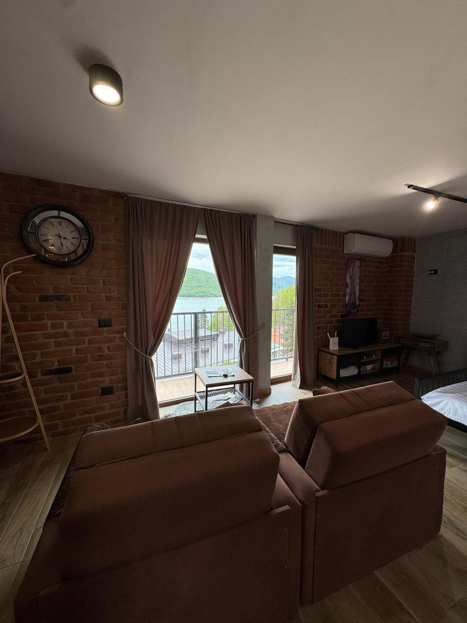 Villa Nur - Lake View Apartaments Mavrovi Anovi Екстер'єр фото