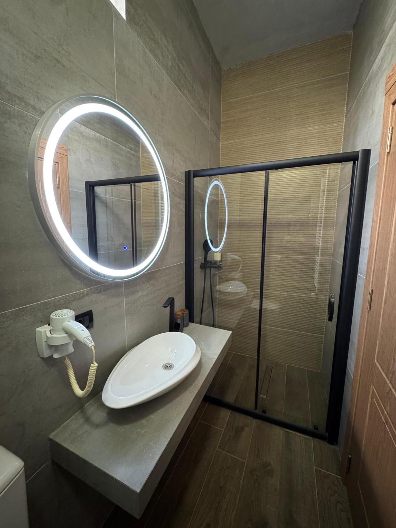 Villa Nur - Lake View Apartaments Mavrovi Anovi Екстер'єр фото