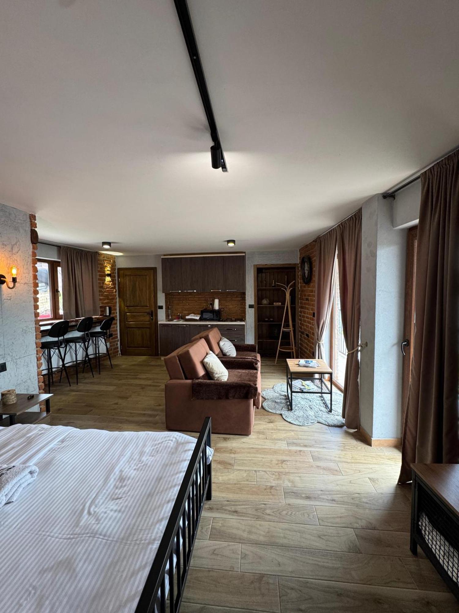 Villa Nur - Lake View Apartaments Mavrovi Anovi Екстер'єр фото